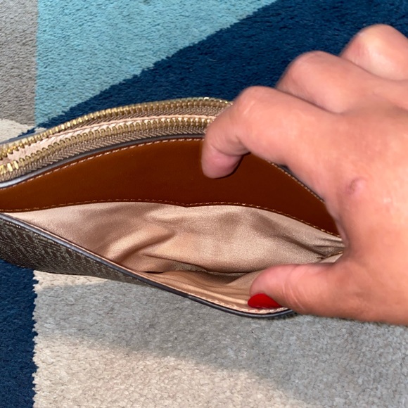 Anne Klein wristlet with coin purse - Picture 4 of 7